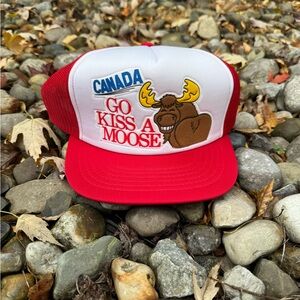 Vintage Canada Go Kiss A Moose Snapback / 80s / Trucker Style Mesh